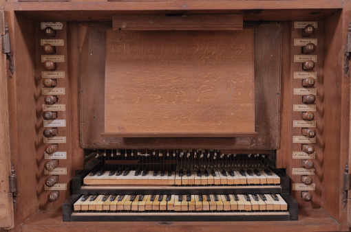 large_Orgue_Faucogney_clavier_630e297ebb